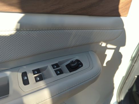 New 2026 Volkswagen Atlas SE image 13