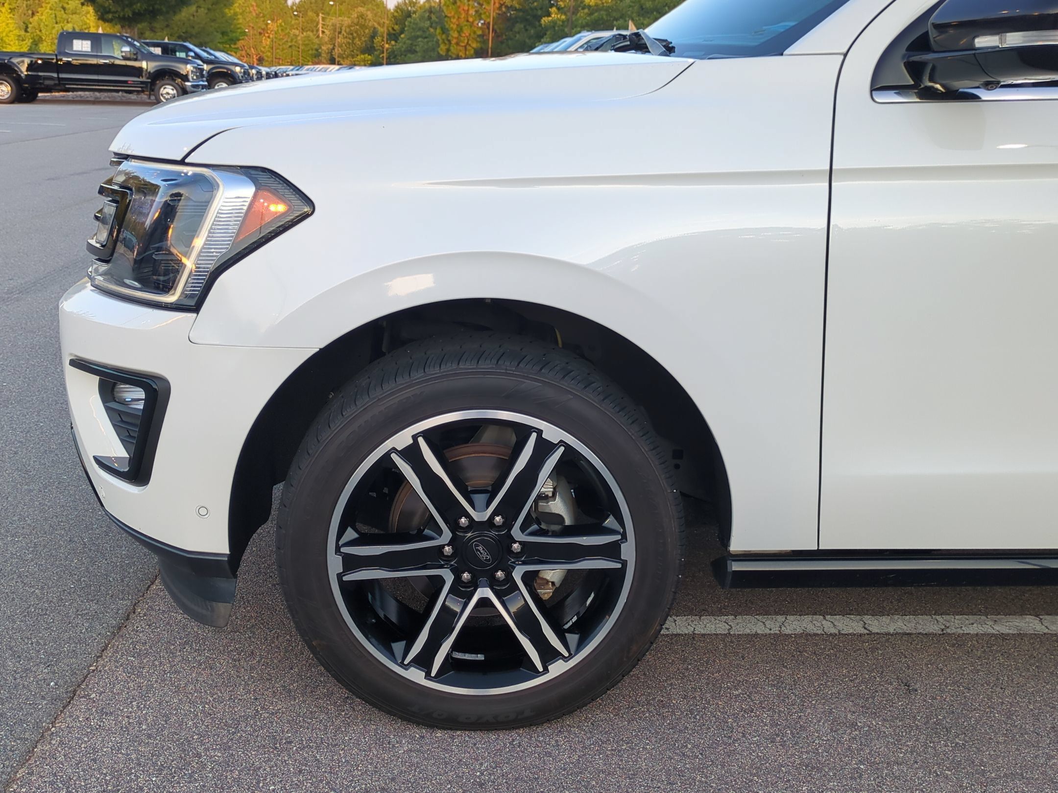 Used 2021 Ford Expedition Limited AWD/4WD image 11