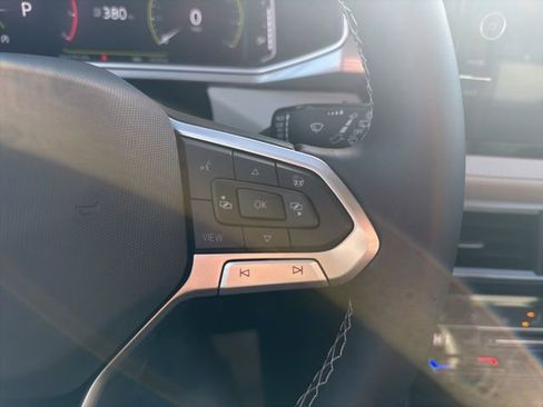 Certified 2025 Volkswagen Taos SEL w/ Black Wheel Plus Package image 17