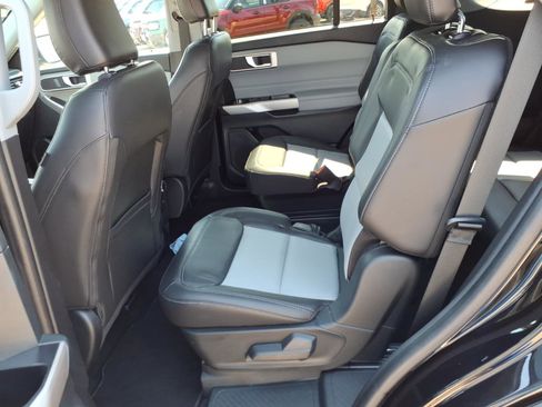Used 2023 Ford Explorer XLT w/ Equipment Group 202A image 13