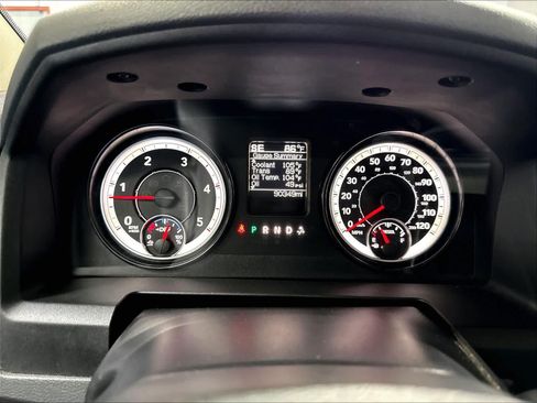 Used 2015 RAM 2500 Tradesman w/ Chrome Appearance Group RWD image 21