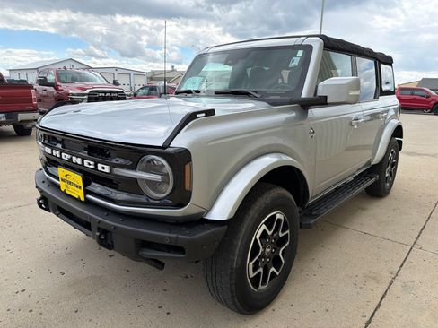 Used 2022 Ford Bronco Outer Banks AWD/4WD image 4