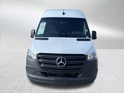 Used 2025 Mercedes-Benz Sprinter 2500 image 2