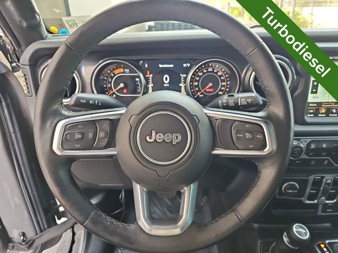 Used 2020 Jeep Wrangler Unlimited Sahara AWD/4WD image 19
