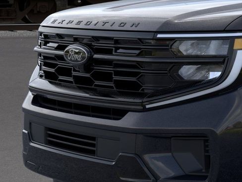 New 2026 Ford Expedition Platinum w/ Stealth Performance Package AWD/4WD image 17