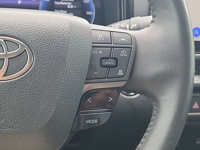 Used 2025 Toyota Camry XLE FWD image 20