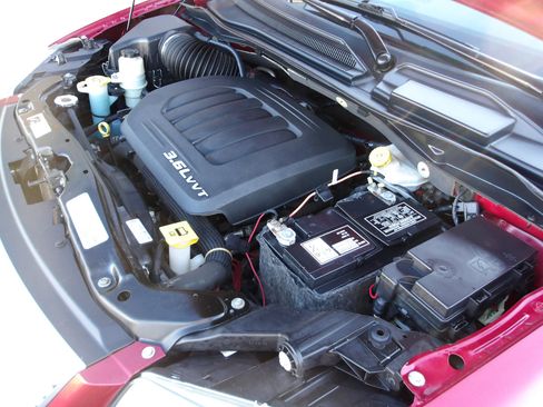 Used 2013 Chrysler Town & Country Touring-L w/ Entertainment Group #2 image 25