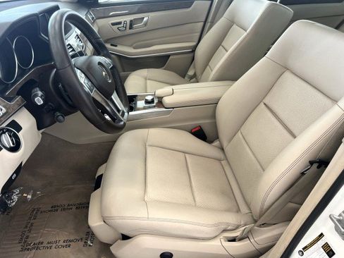 Used 2014 Mercedes-Benz E 350 4MATIC Sedan image 9