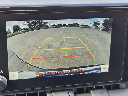 Used 2025 Toyota RAV4 XLE FWD image 19