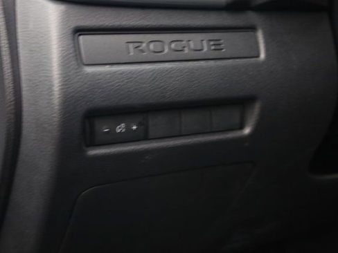 Used 2023 Nissan Rogue S image 14