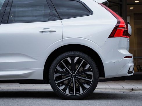 New 2026 Volvo XC60 T8 Ultra w/ Climate Package AWD/4WD image 4