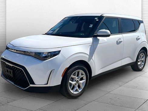 Used 2025 Kia Soul S FWD image 3