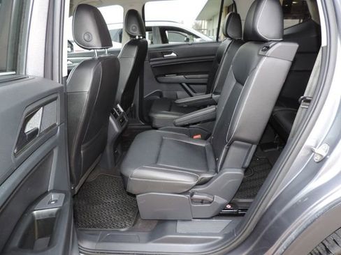 Used 2021 Volkswagen Atlas SE w/ Towing Package image 14