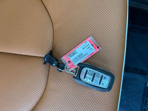 New 2026 Chrysler Pacifica Pinnacle image 32