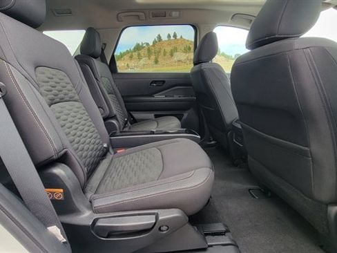 Used 2024 Nissan Pathfinder SV w/ SV Premium Package AWD/4WD image 47