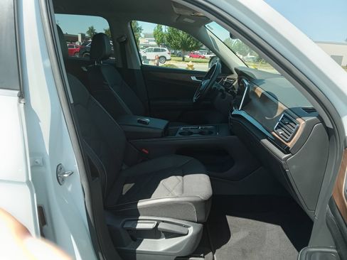 Used 2024 Volkswagen Atlas SE AWD/4WD image 23