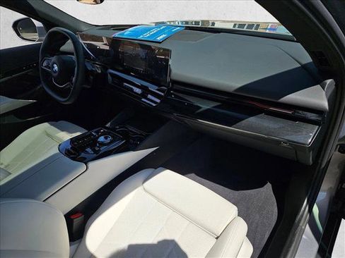 Used 2026 BMW 530i w/ Premium Package image 21