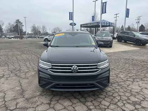 Used 2024 Volkswagen Tiguan SE image 8