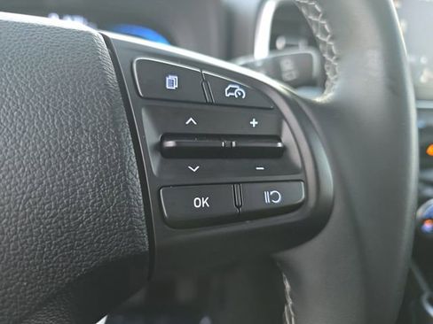 Used 2024 Hyundai Venue SEL image 18