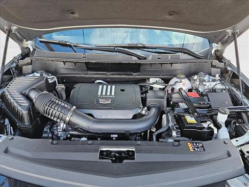 New 2025 Cadillac XT6 Luxury image 17