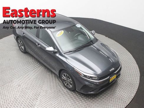 Used 2023 Kia Forte LXS image 3