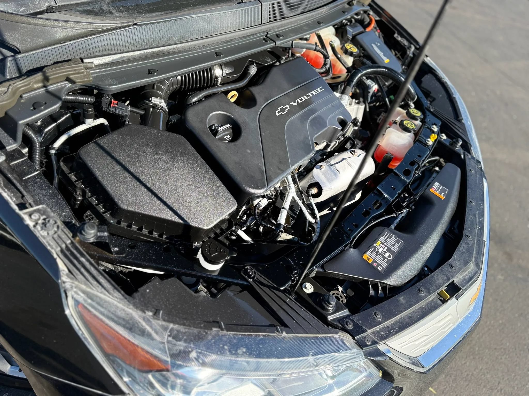 Used 2017 Chevrolet Volt Premier w/ Driver Confidence II Package FWD image 9