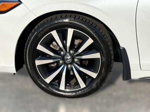 Used 2024 Honda Civic EX-L image 13