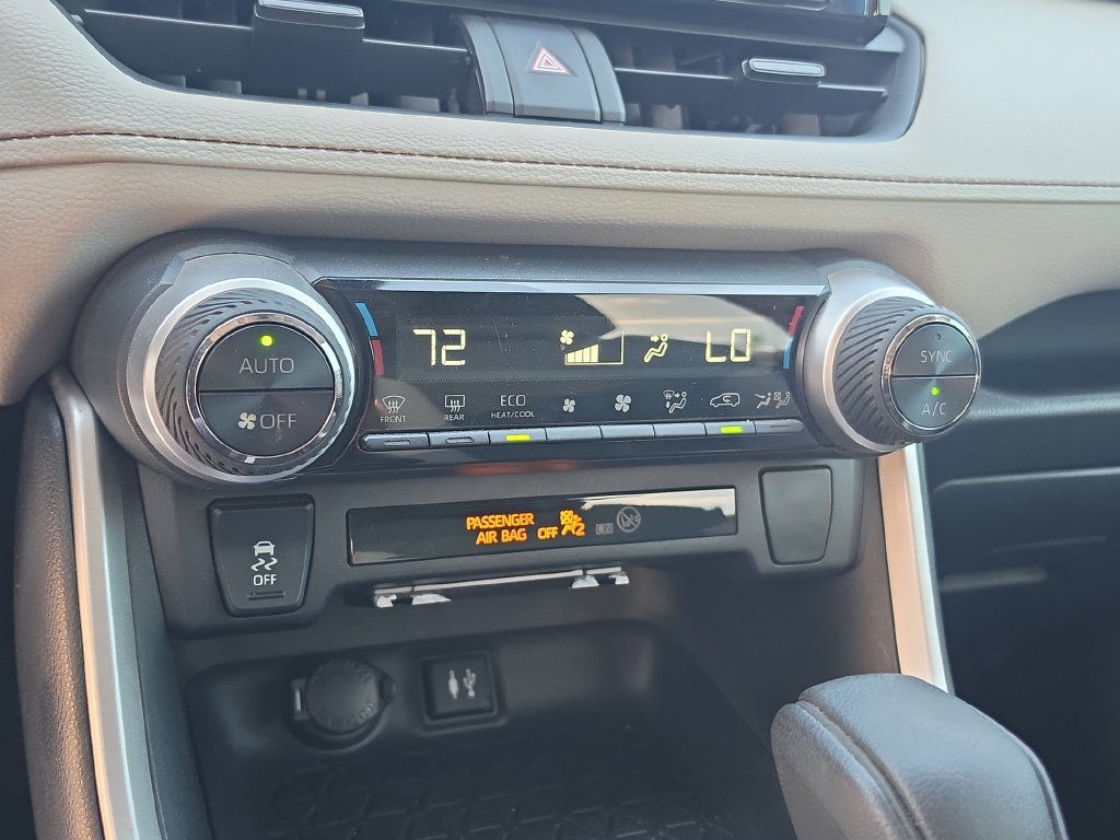 Used 2019 Toyota RAV4 XLE FWD image 24