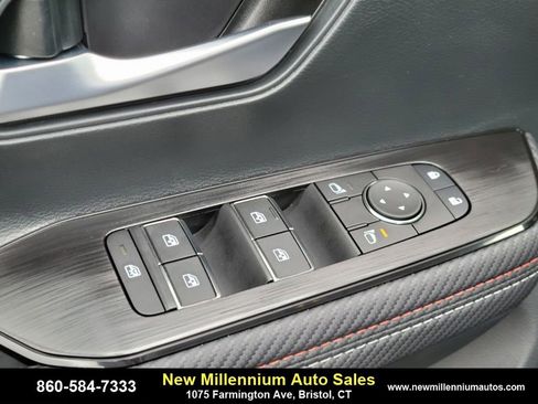 Used 2025 Nissan Kicks SR image 17