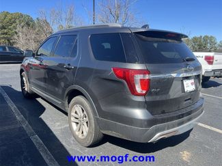 Used 2017 Ford Explorer XLT video 2