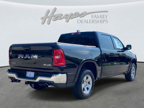 Used 2025 RAM 1500 Big Horn AWD/4WD image 3