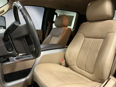 Used 2014 Ford F150 Lariat w/ Equipment Group 502A Luxury AWD/4WD image 9