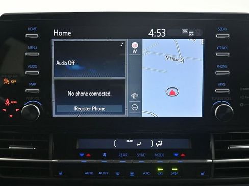 Used 2023 Toyota Sienna XSE image 17