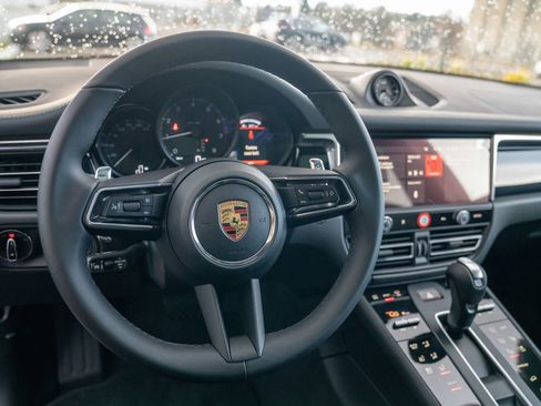 New 2026 Porsche Macan image 15