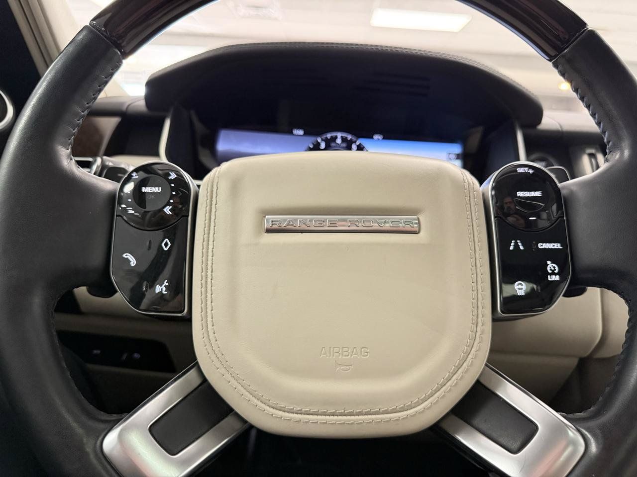 Used 2019 Land Rover Range Rover HSE AWD/4WD image 18