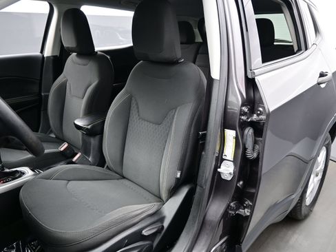 Used 2019 Jeep Compass Sport FWD image 12