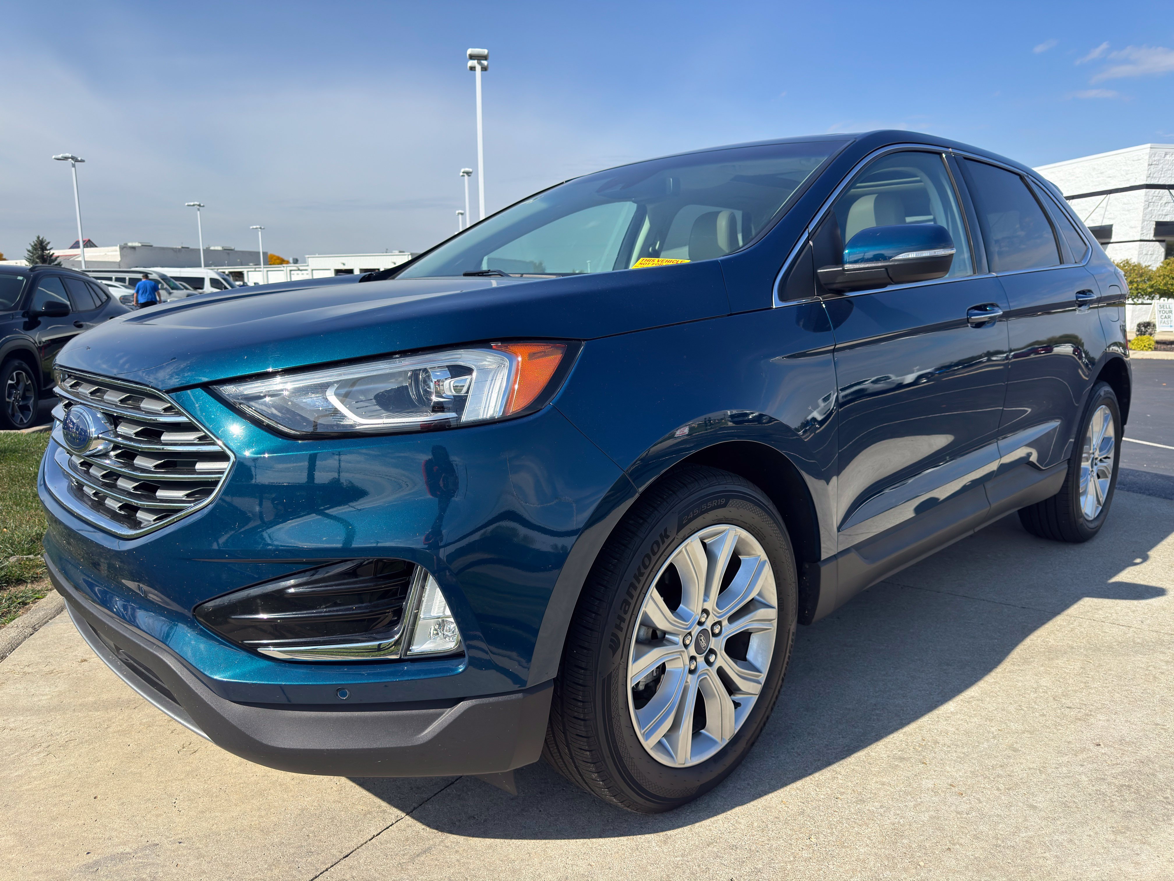 Used 2020 Ford Edge Titanium FWD image 3