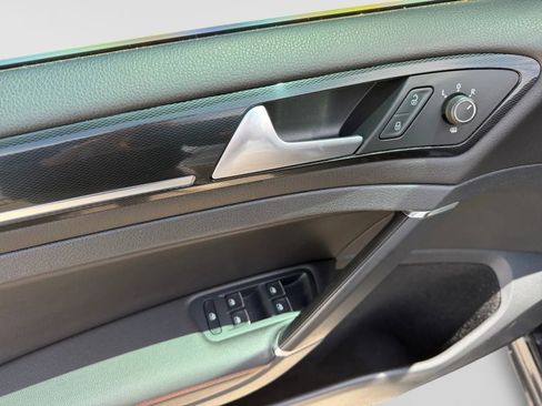 Used 2016 Volkswagen GTI SE FWD image 15