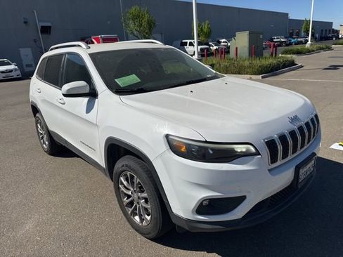 Used 2019 Jeep Cherokee Latitude Plus w/ Comfort/Convenience Group image 4