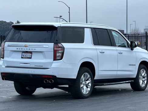 Used 2022 Chevrolet Suburban Premier image 4