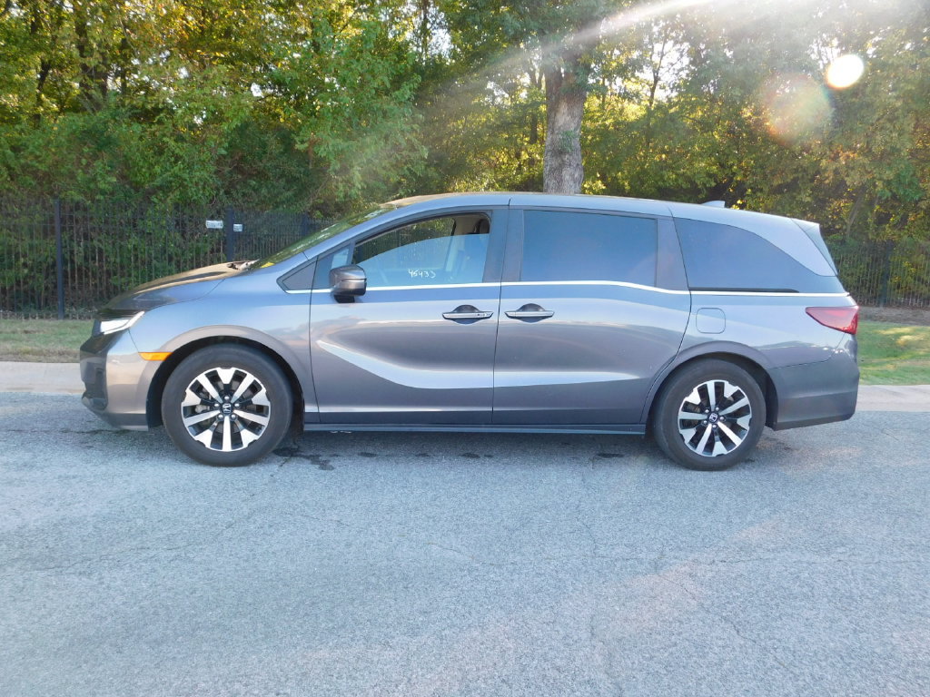 Certified 2025 Honda Odyssey EX-L image 9