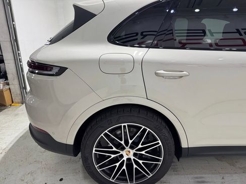 Used 2026 Porsche Cayenne AWD/4WD image 8