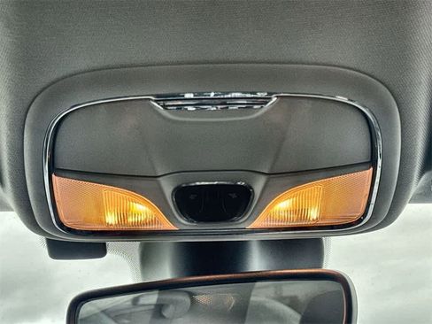 Used 2022 Jeep Cherokee Trailhawk image 21