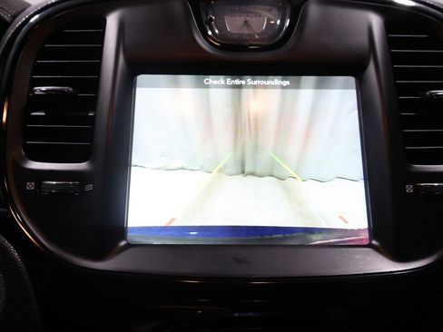 Used 2019 Chrysler 300 S image 27