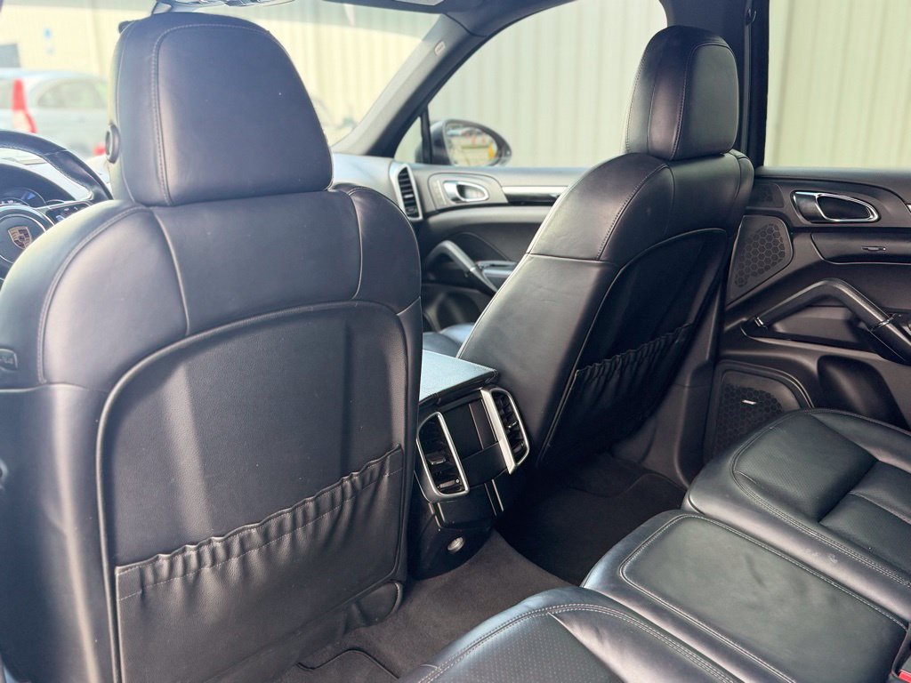Used 2016 Porsche Cayenne AWD/4WD image 23