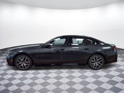 Used 2025 BMW i5 xDrive40 w/ M Sport Package image 2
