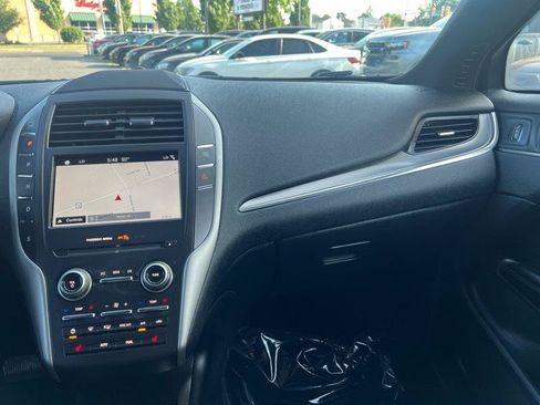 Used 2017 Lincoln MKC Select w/ Select Plus Package AWD/4WD image 12