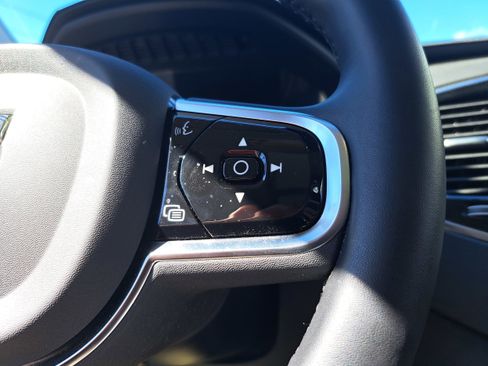 Used 2023 Volvo XC90 T8 Ultimate image 17