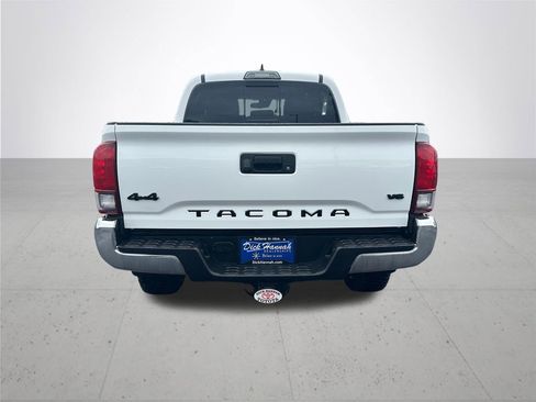 Used 2019 Toyota Tacoma SR5 AWD/4WD image 8