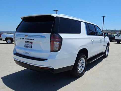 Used 2023 Chevrolet Suburban LS RWD image 8